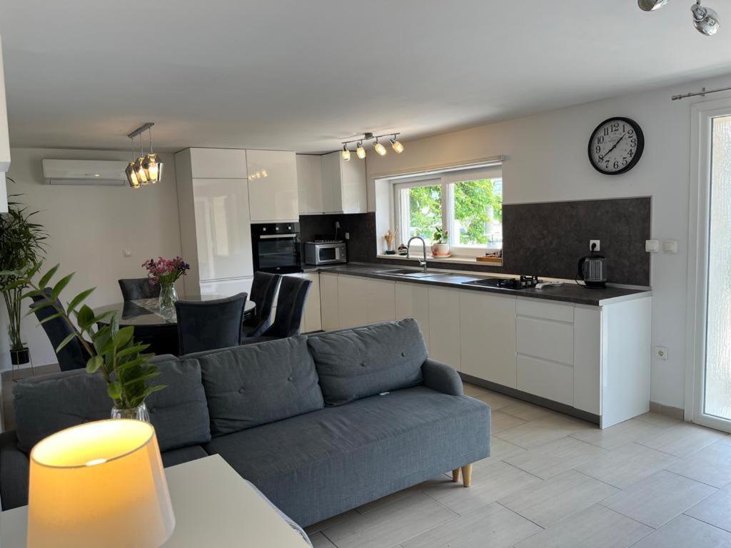 Apartment Verica In Duce - 20 Meters From The Beach Dugi Rat Zewnętrze zdjęcie
