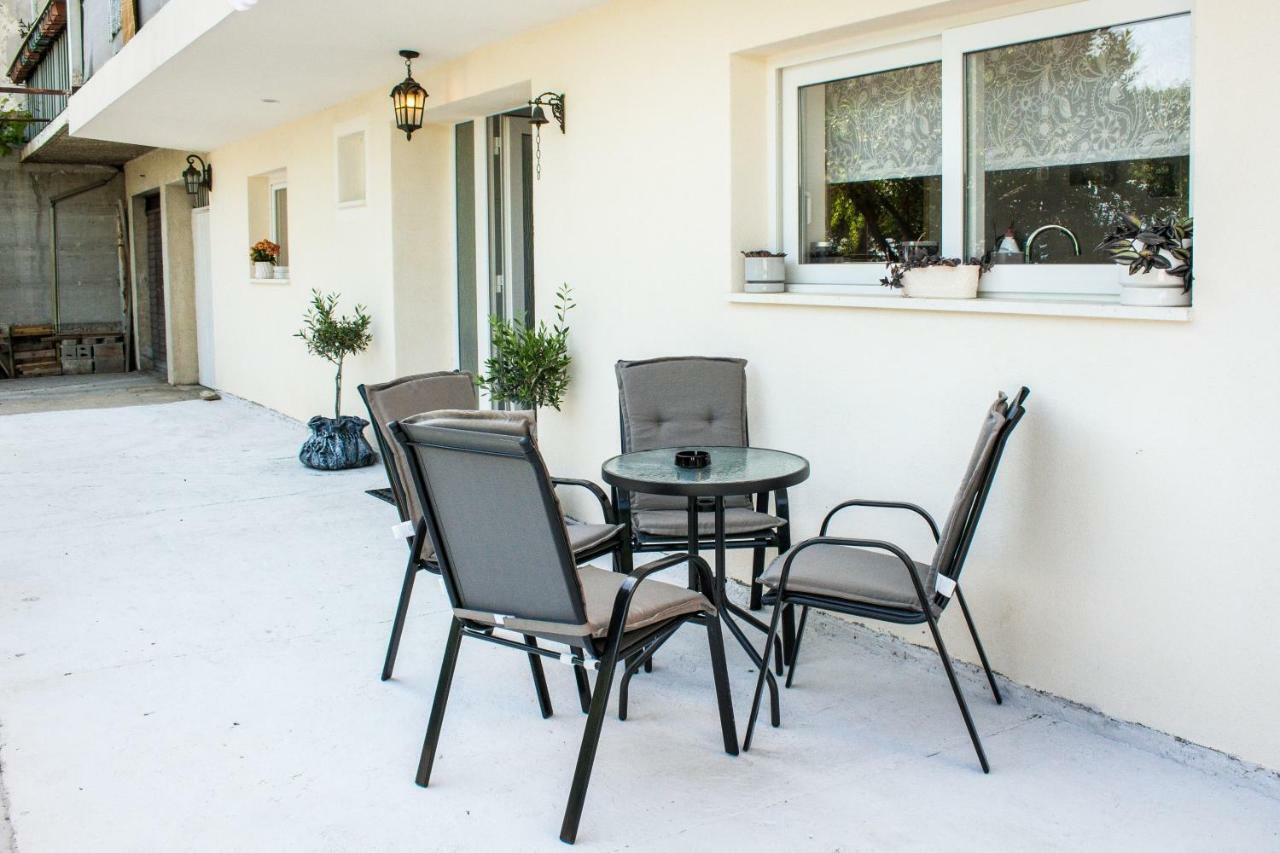 Apartment Verica In Duce - 20 Meters From The Beach Dugi Rat Zewnętrze zdjęcie