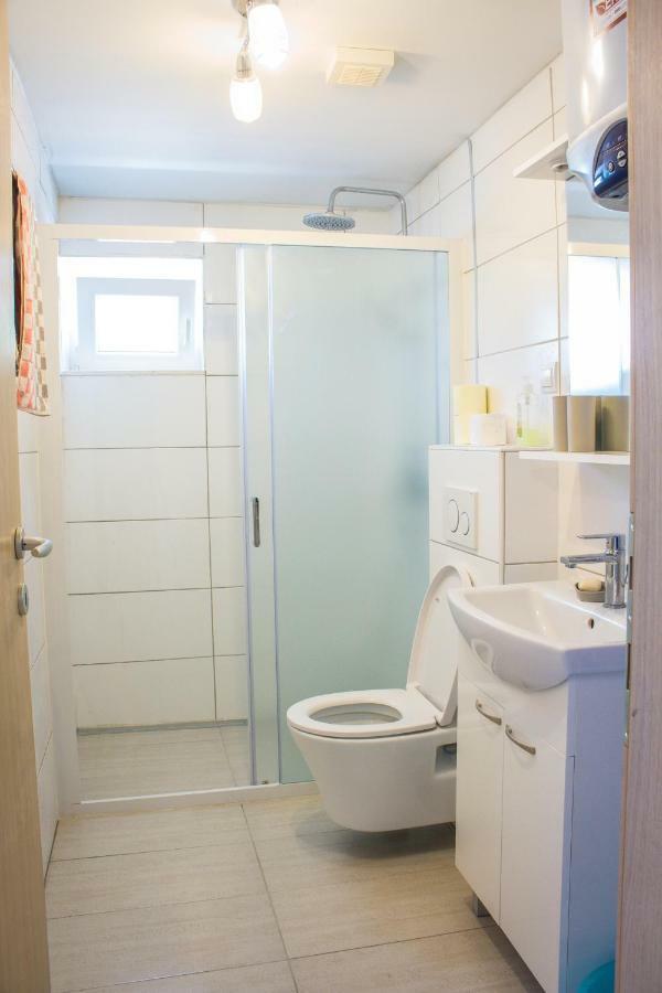 Apartment Verica In Duce - 20 Meters From The Beach Dugi Rat Zewnętrze zdjęcie